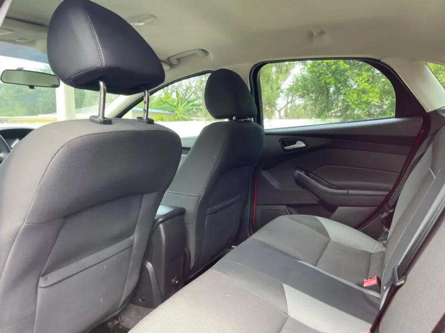 2014 Ford Focus SE photo 1