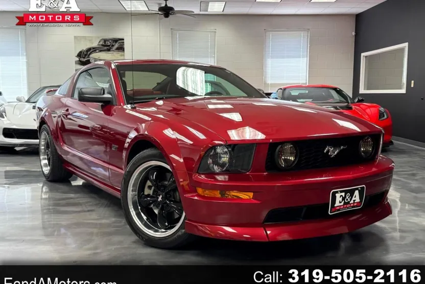2005 Ford Mustang GT Premium photo 1