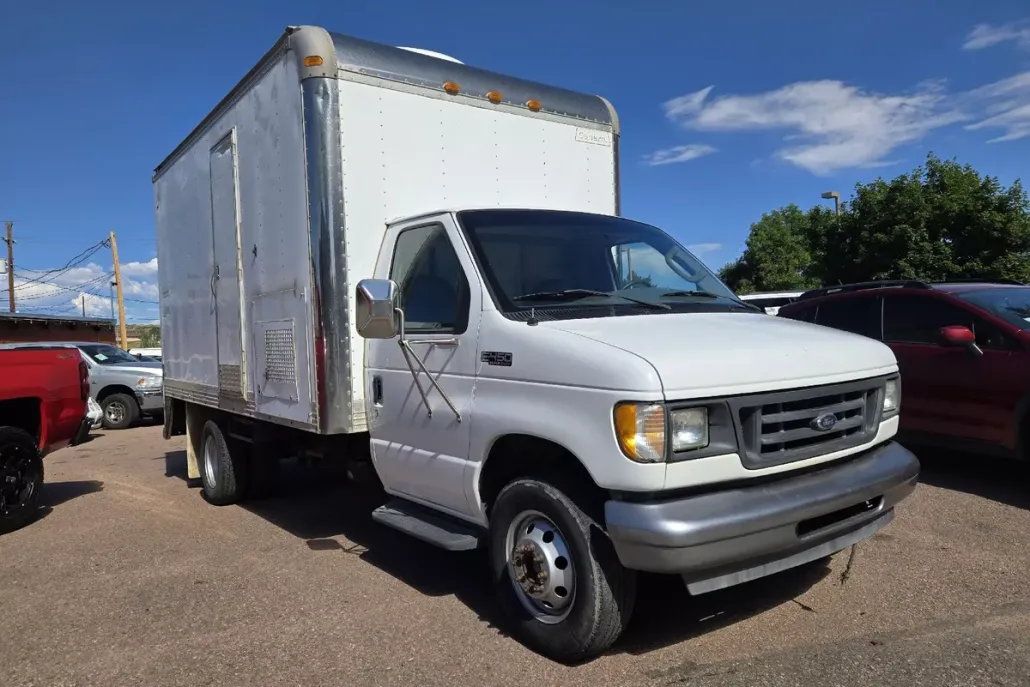 2003 Ford E-450 photo 1
