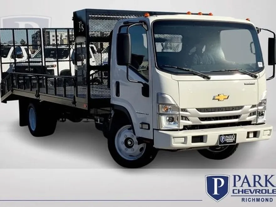 2025 Chevrolet Silverado photo 1