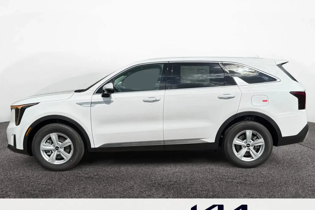 2025 Kia Sorento LX photo 1