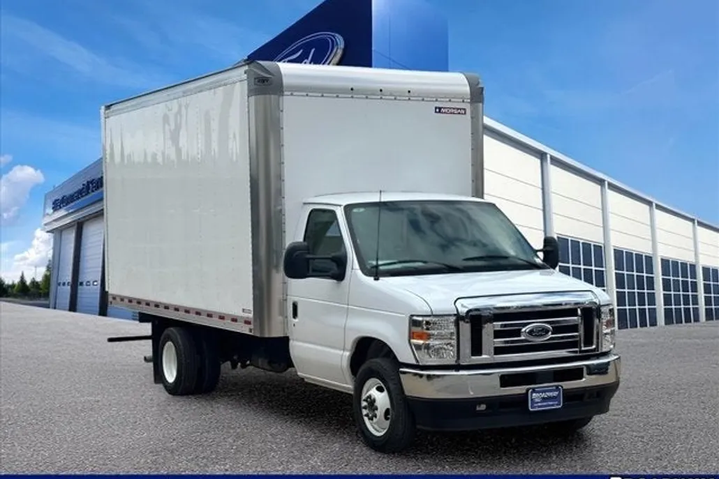 2024 Ford E-350 photo 1