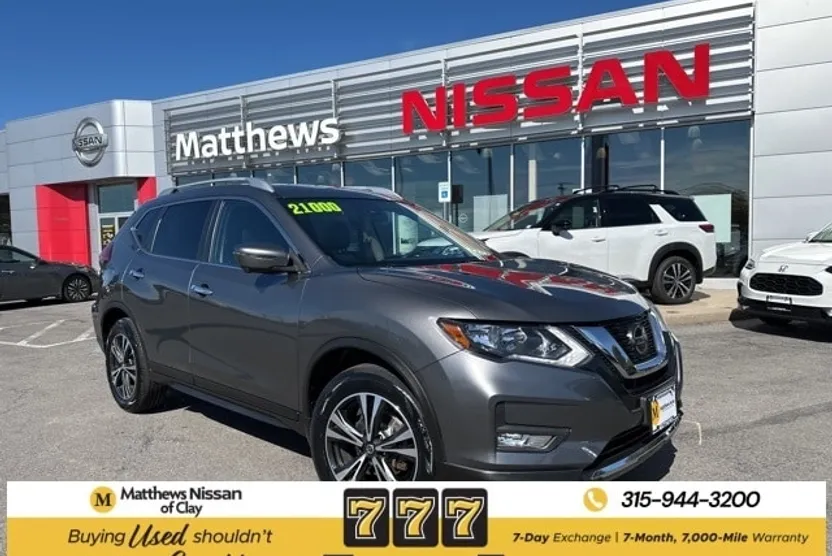 2019 Nissan Rogue SV photo 1