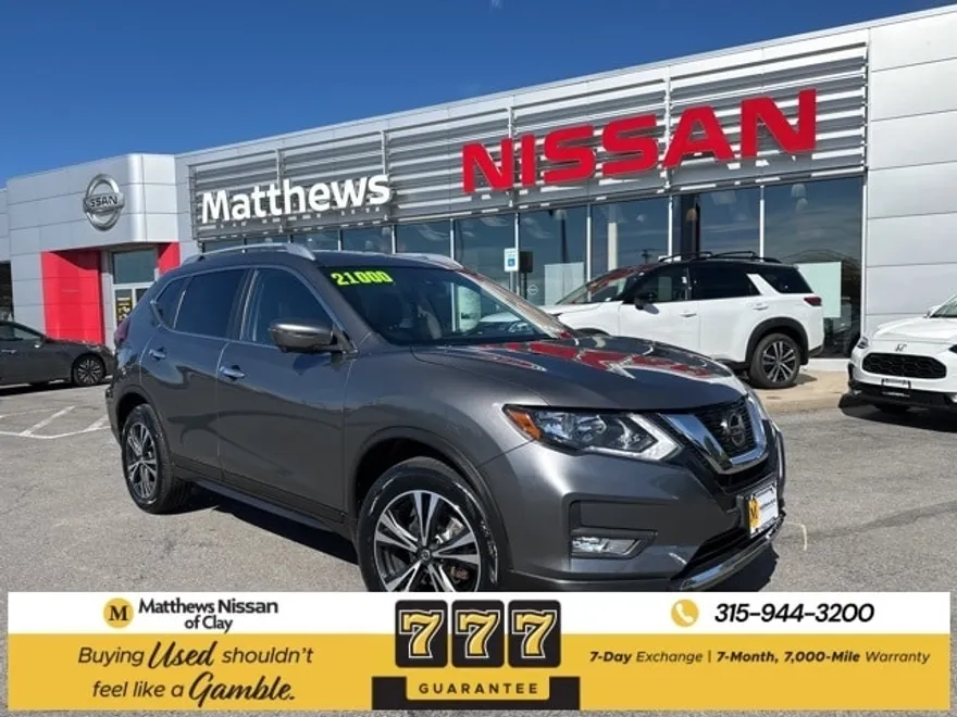 2019 Nissan Rogue SV photo 1