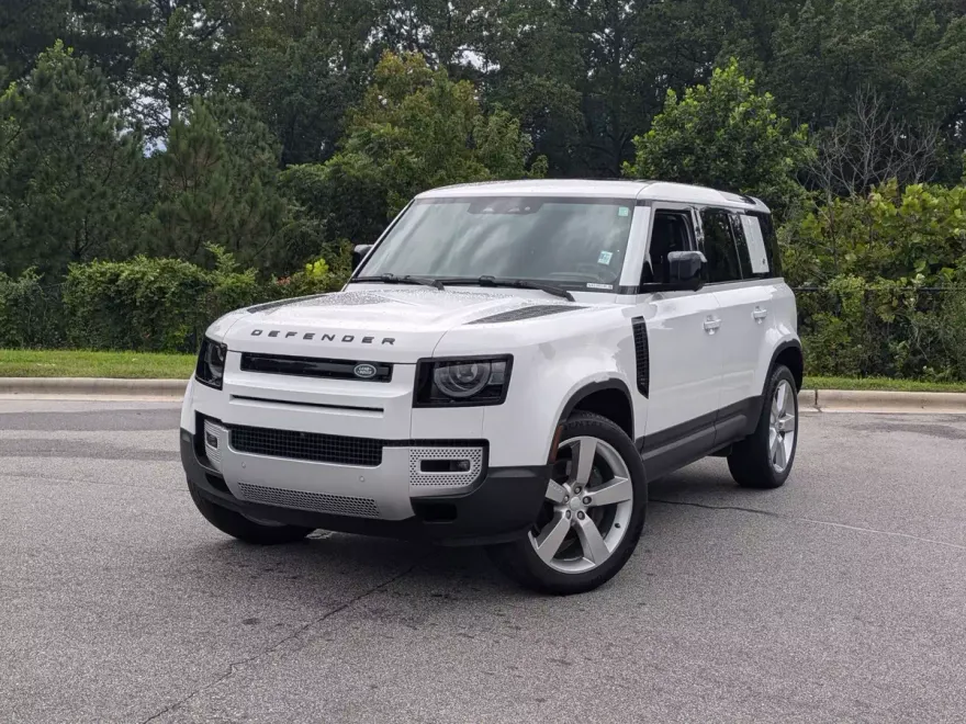 2024 Land Rover Defender 110 SE photo 1