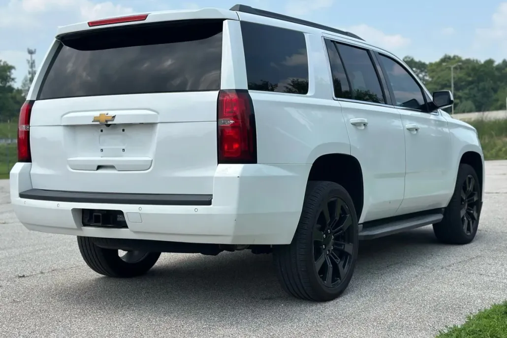 2019 Chevrolet Tahoe LT photo 1