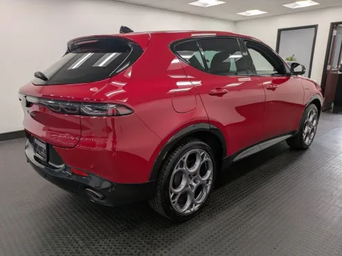2024 Alfa Romeo Tonale Veloce photo 4
