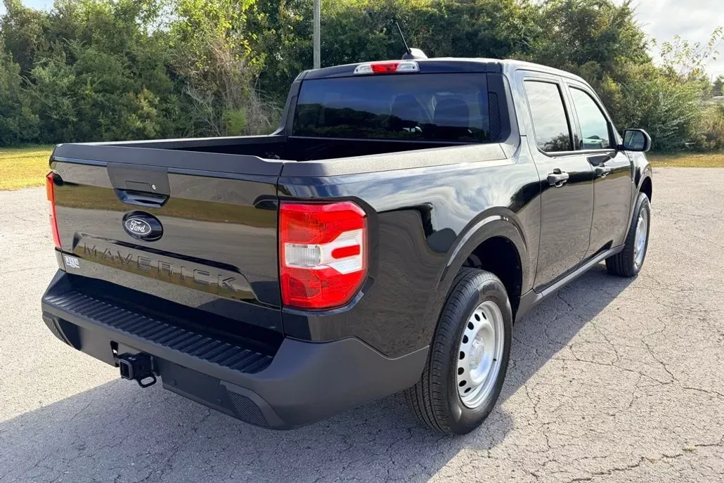 2025 Ford Maverick XL photo 1