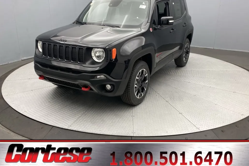 2023 Jeep Renegade Trailhawk photo 1