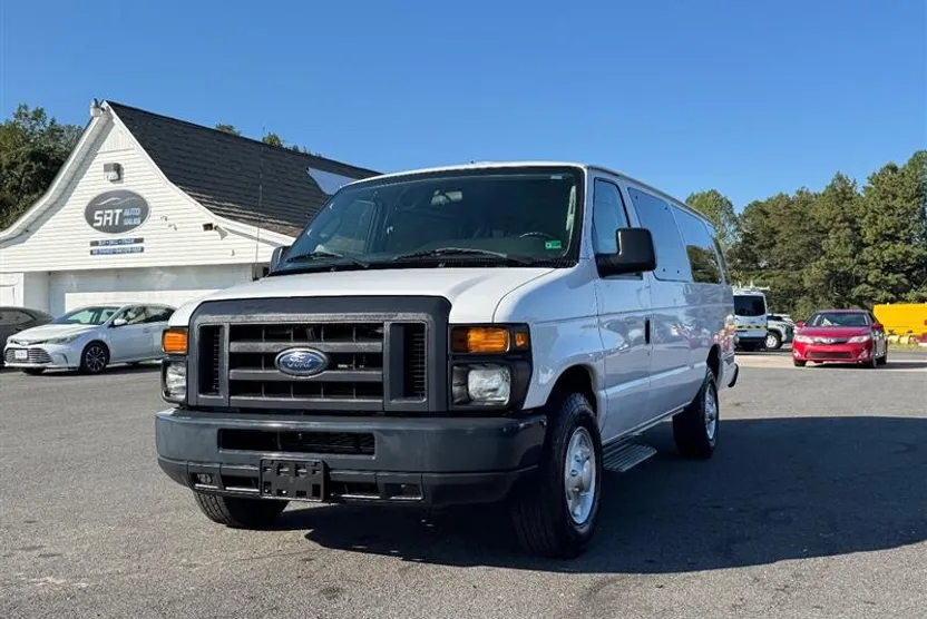2013 Ford E-350 photo 1