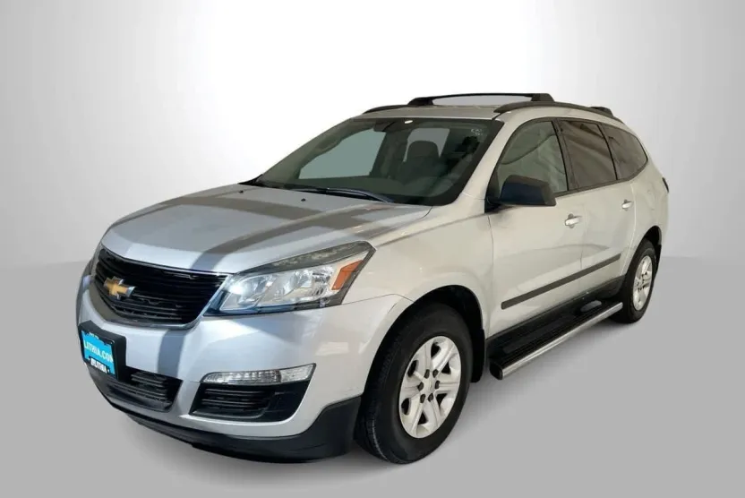 2016 Chevrolet Traverse LS photo 1