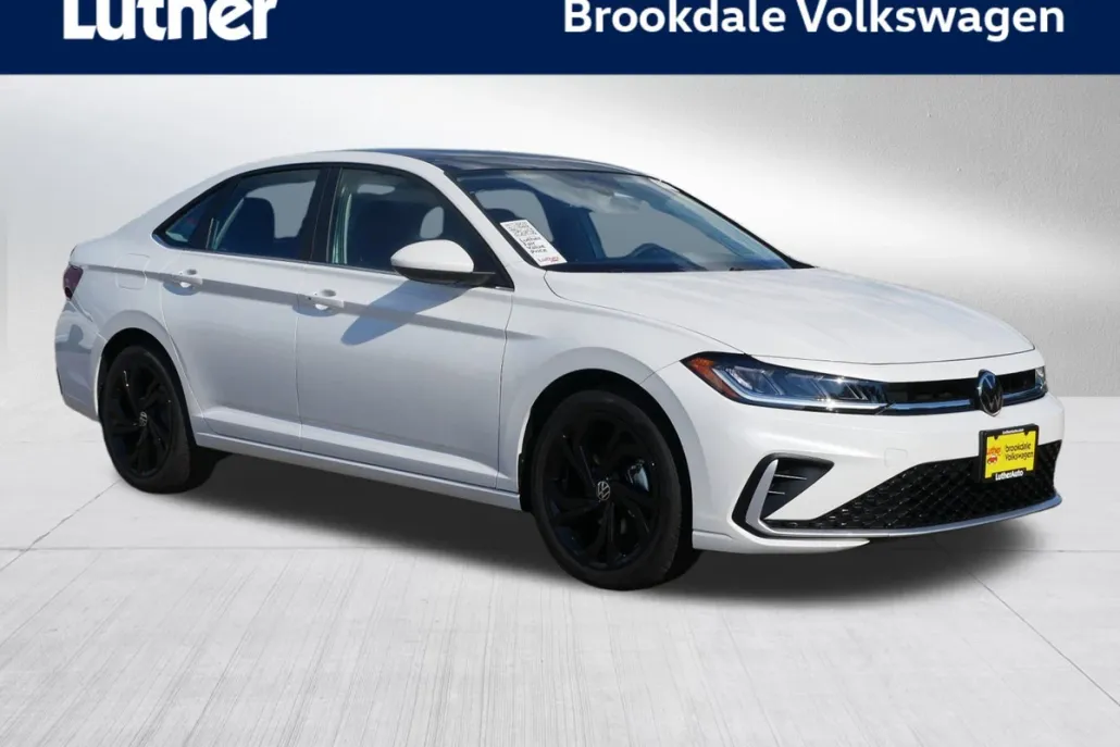 2025 Volkswagen Jetta SE photo 1