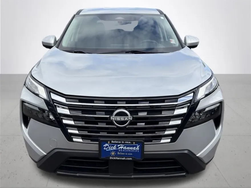 2024 Nissan Rogue SV photo 1