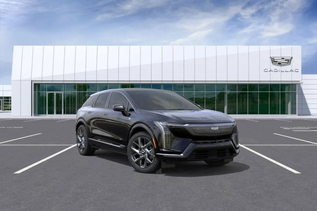2025 Cadillac Optiq Luxury photo 1