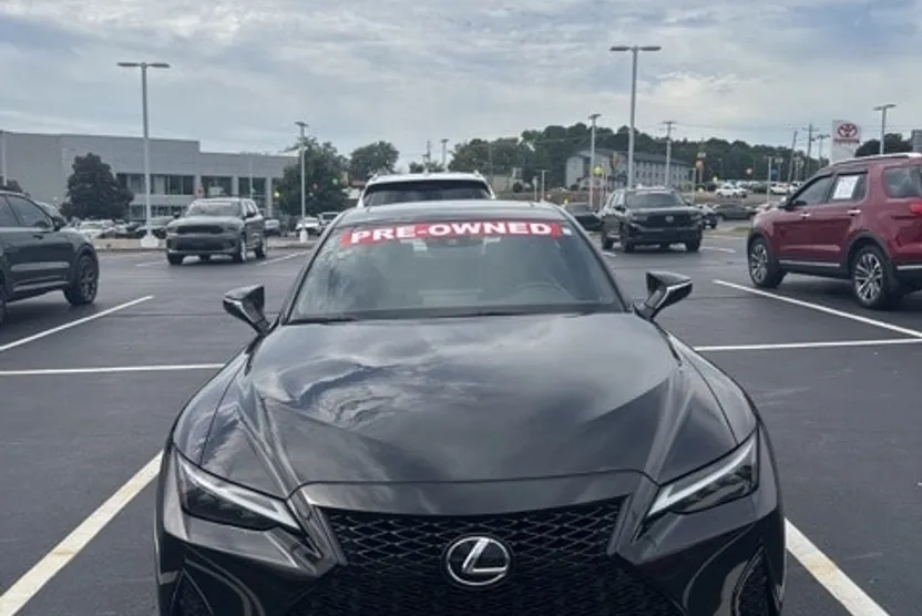 2022 Lexus IS 350 F SPORT photo 1