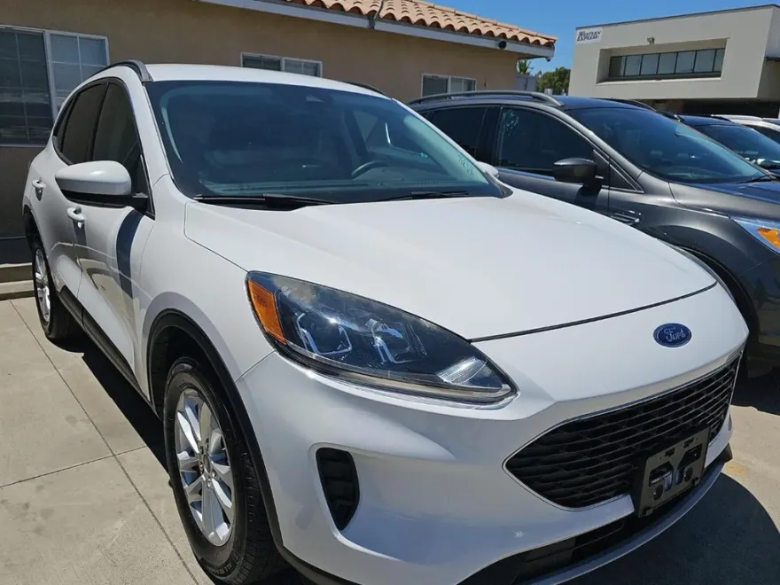 2021 Ford Escape SE Hybrid photo 1