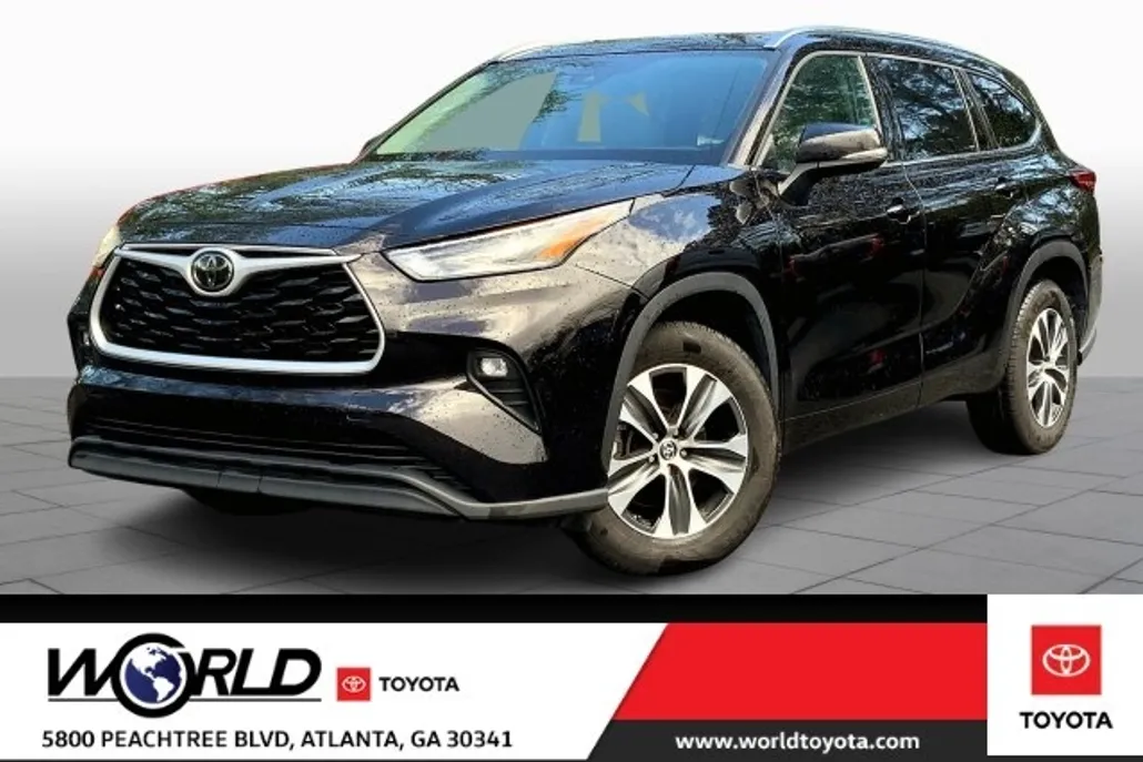 2021 Toyota Highlander XLE photo 1