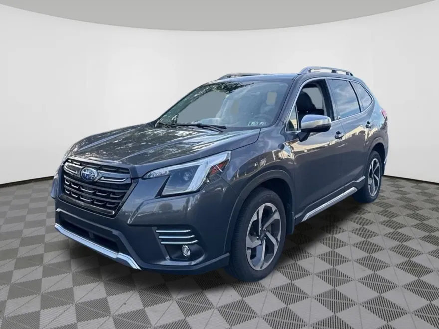 2023 Subaru Forester Touring photo 1