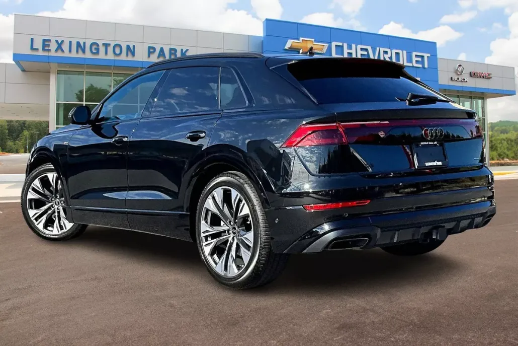 2025 Audi Q8 Prestige 55 photo 1
