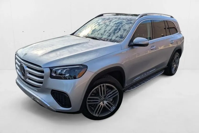 2026 Mercedes Benz GLS 450 4MATIC photo 1