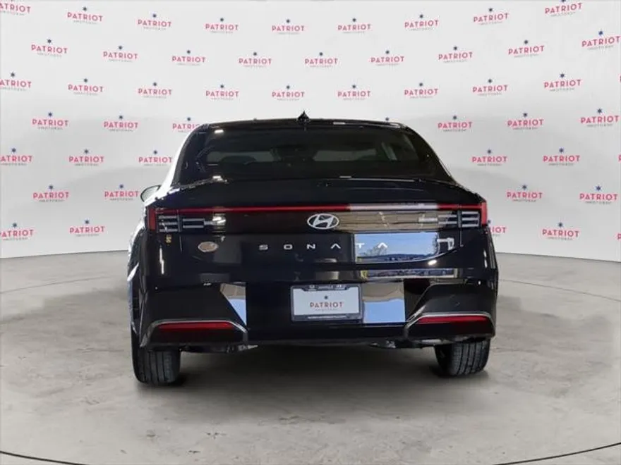 2025 Hyundai Sonata SEL photo 1