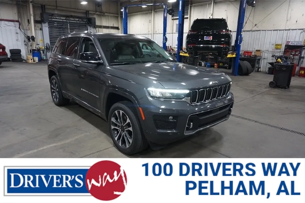 2022 Jeep Grand Cherokee Overland photo 1