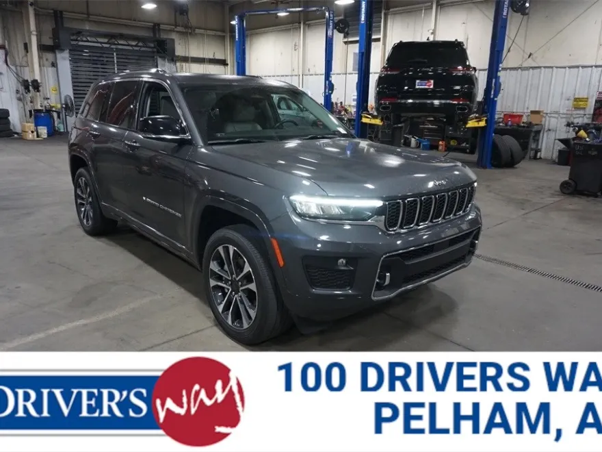 2022 Jeep Grand Cherokee Overland photo 1