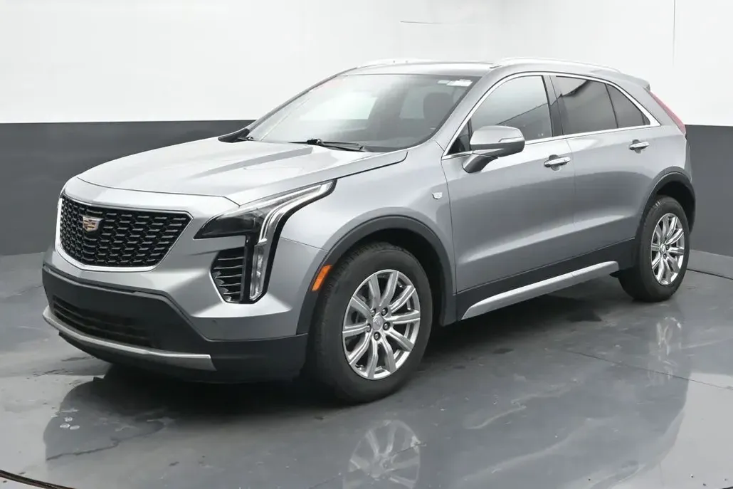 2023 Cadillac XT4 Premium Luxury photo 1