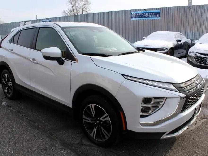 2023 Mitsubishi Eclipse Cross SE photo 1