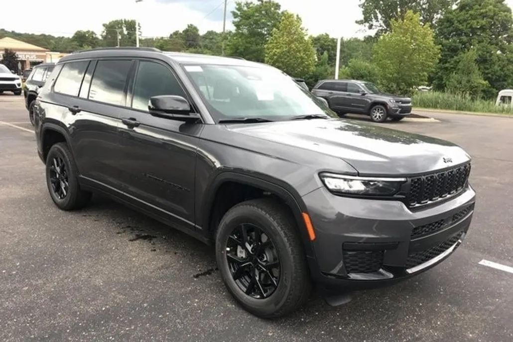 2025 Jeep Grand Cherokee Altitude X photo 1