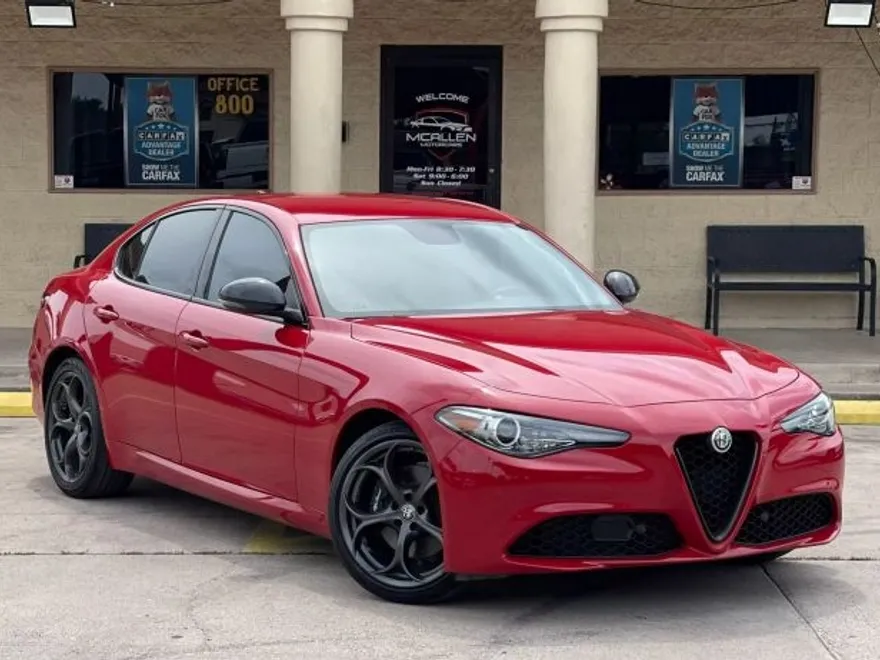2018 Alfa Romeo Giulia photo 1