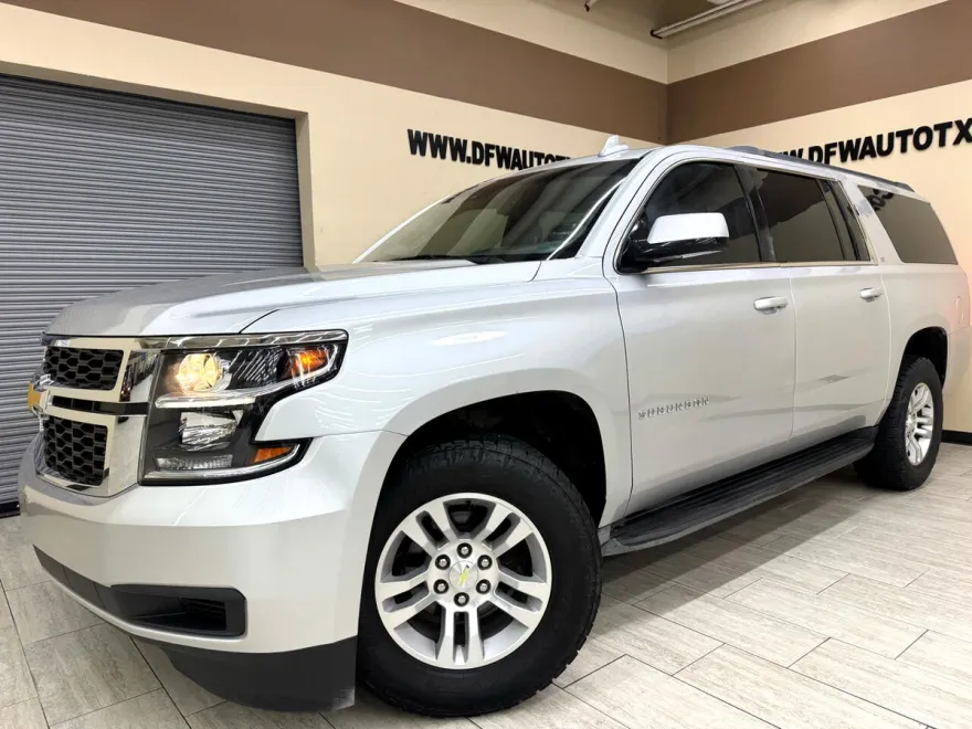 2015 Chevrolet Suburban LT 1500 photo 1