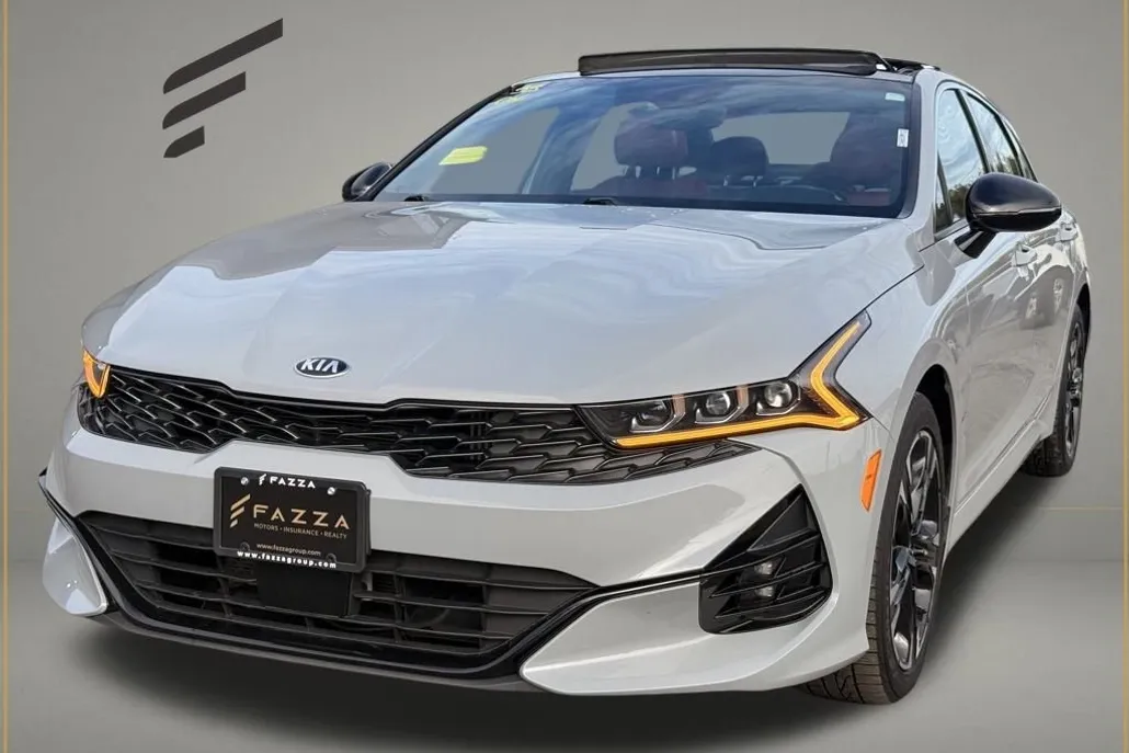 2021 Kia K5 GT-Line photo 1