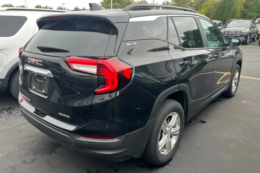 2022 Gmc Terrain SLE photo 1