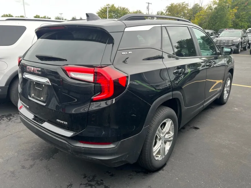 2022 Gmc Terrain SLE photo 1