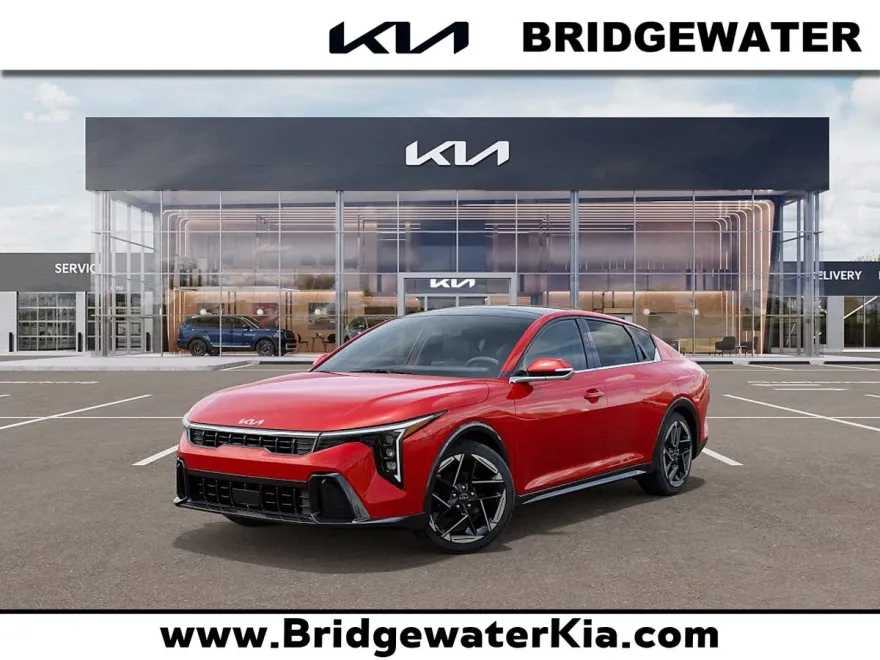 2025 Kia K4 GT-Line photo 1