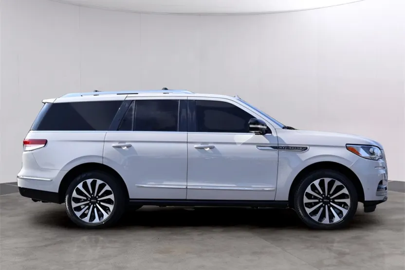 2024 Lincoln Navigator Reserve photo 1