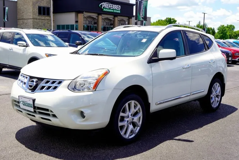 2013 Nissan Rogue SL photo 1