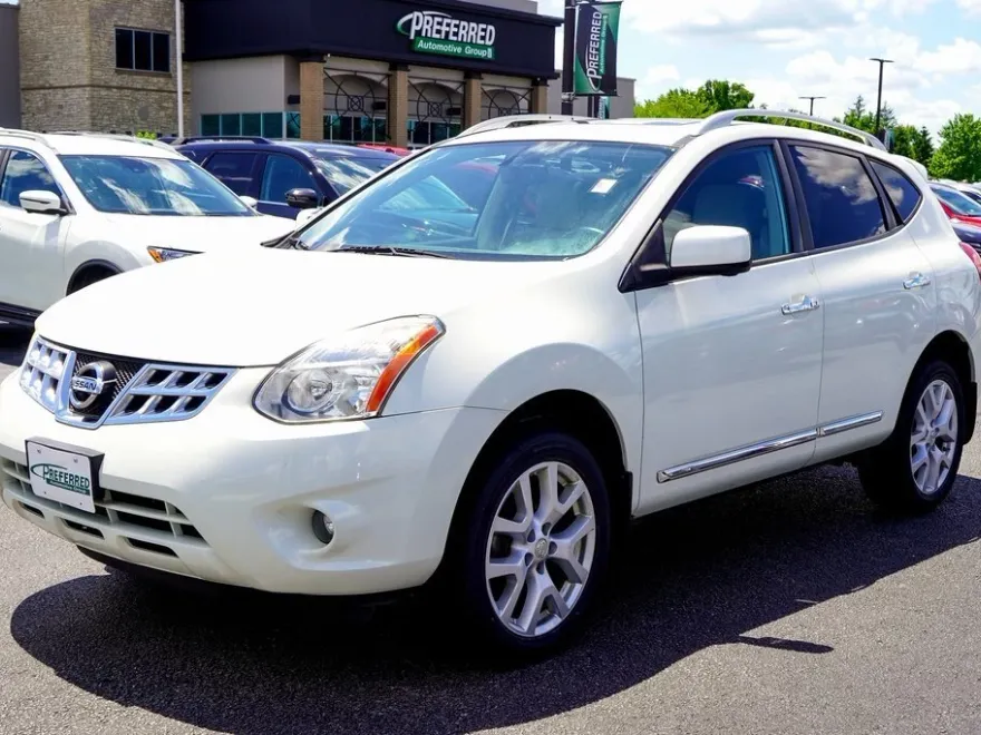 2013 Nissan Rogue SL photo 1