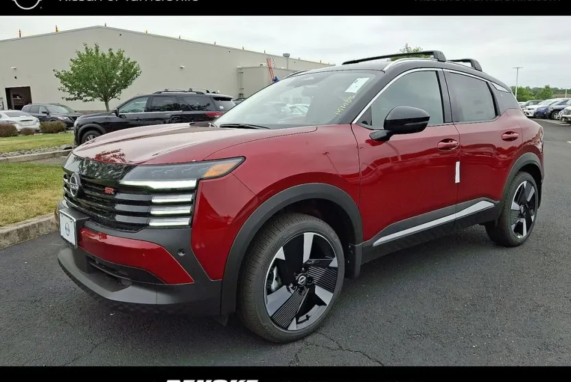 2025 Nissan Kicks SR photo 1