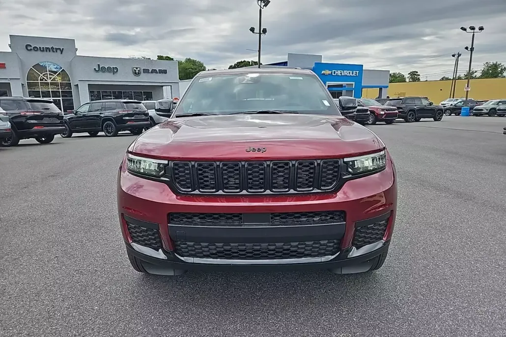 2025 Jeep Grand Cherokee Altitude photo 1