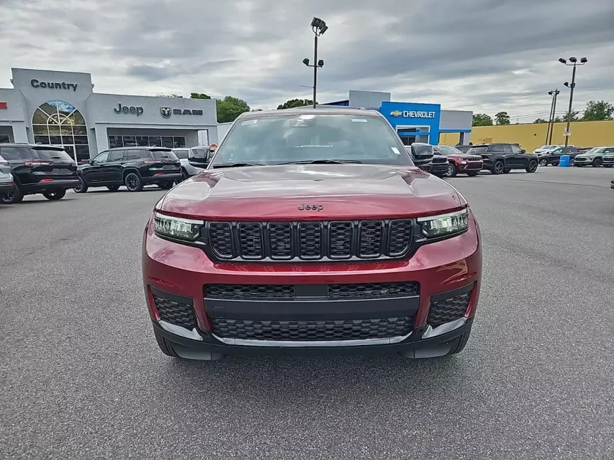 2025 Jeep Grand Cherokee Altitude photo 1