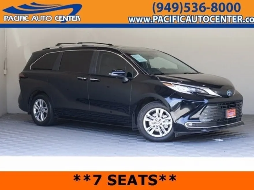2024 Toyota Sienna Limited photo 1