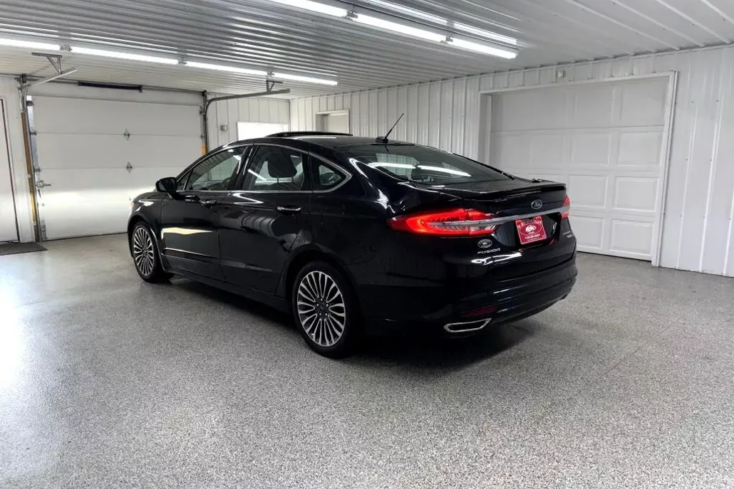 2017 Ford Fusion Titanium photo 1