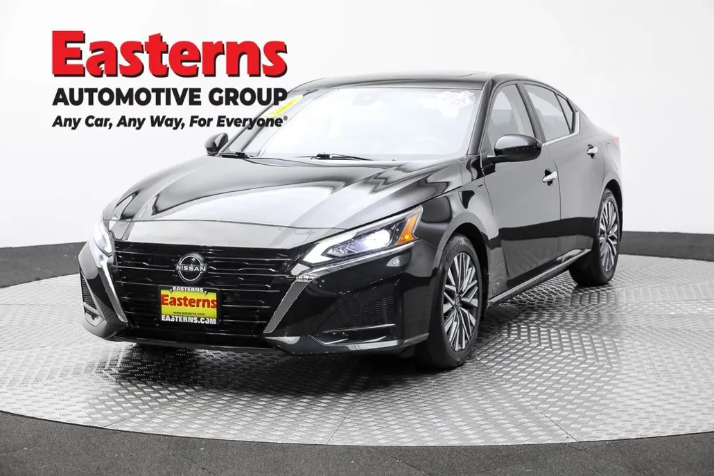 2023 Nissan Altima 2.5 SV photo 1