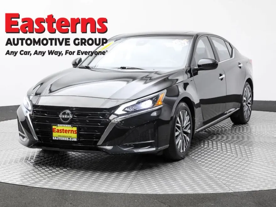 2023 Nissan Altima 2.5 SV photo 1