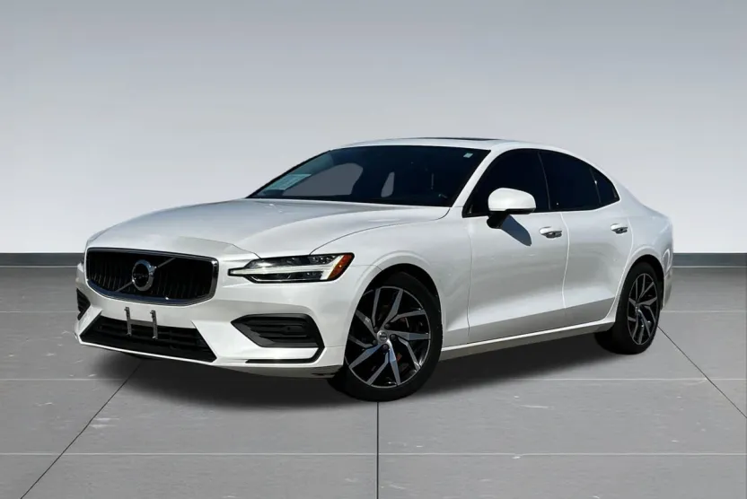 2019 Volvo S60 T6 Momentum photo 1