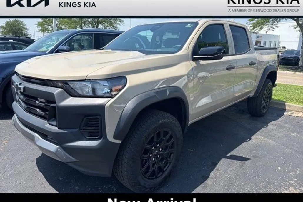 2023 Chevrolet Colorado Trail Boss photo 1
