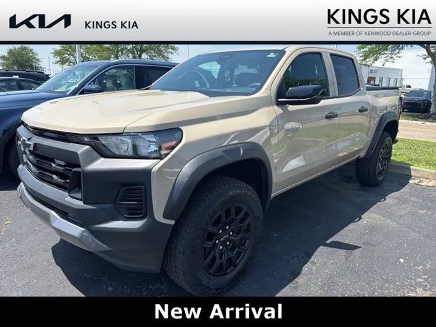 2023 Chevrolet Colorado Trail Boss photo 1