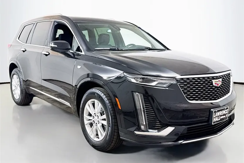 2025 Cadillac XT6 Luxury photo 1